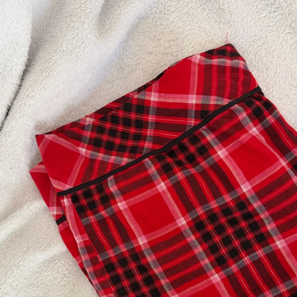Victoria's Secret Red and Black Plaid Pajama Pants - Picture 4 of 5